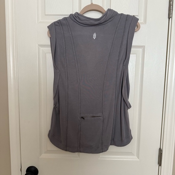 Gray Sleeveless Zip-Up Top - Picture 3 of 4